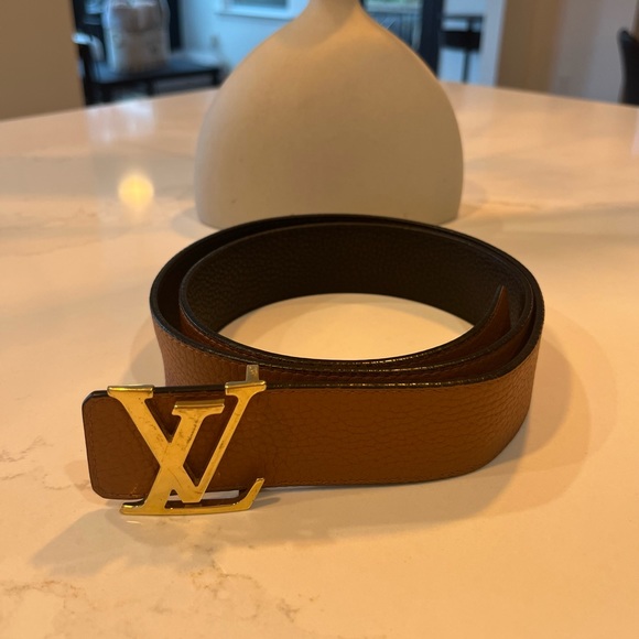 Men’s Louis Vuitton (LV) initials belt, real leather, reversible, 100% authentic - Picture 11 of 14